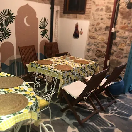Tarihi Guelsuen Hanim Konagi Bed and Breakfast