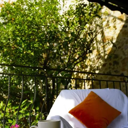 Tarihi Guelsuen Hanim Konagi Couette-café Ayvalı
