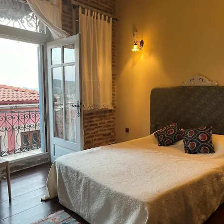 Tarihi Guelsuen Hanim Konagi Bed & Breakfast Ayvalik